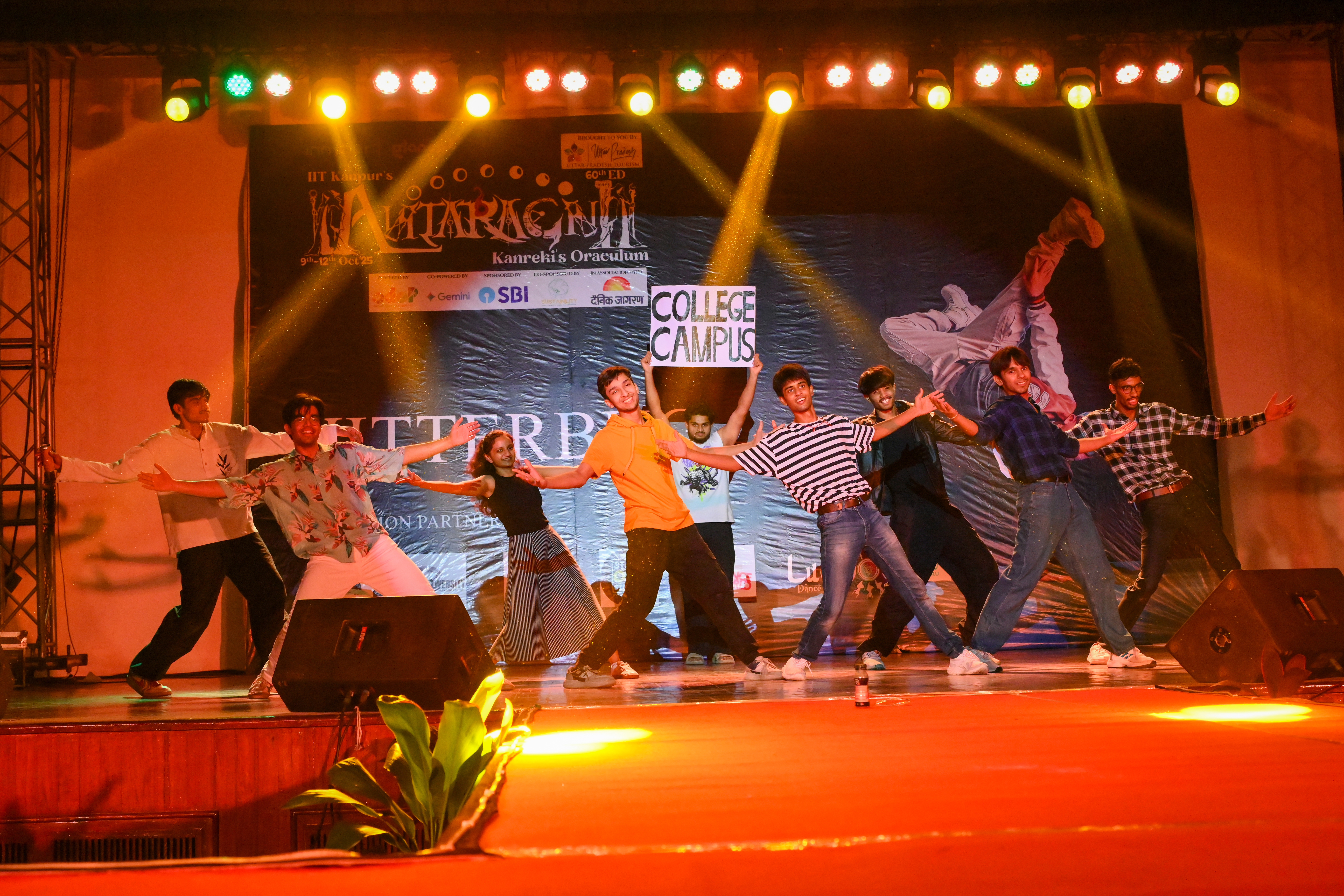 A group of people standing on a stage

AI-generated content may be incorrect.